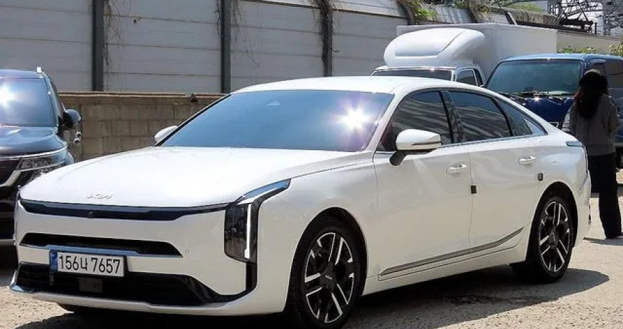Kia K8 