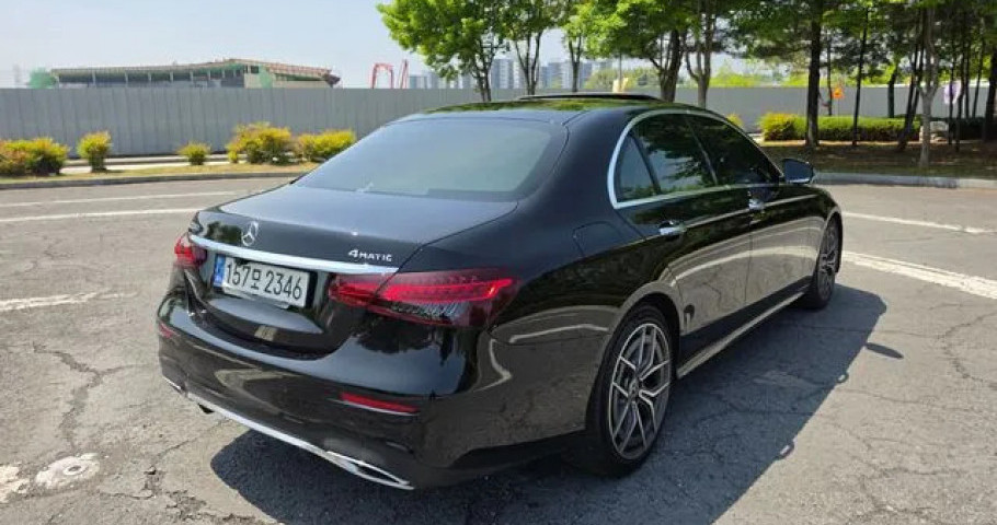 Mercedes-Benz E-Class 