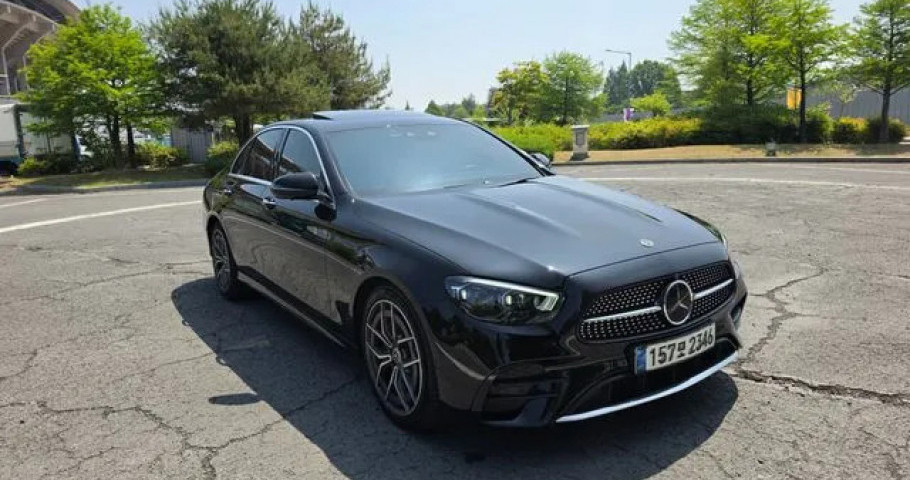 Mercedes-Benz E-Class 