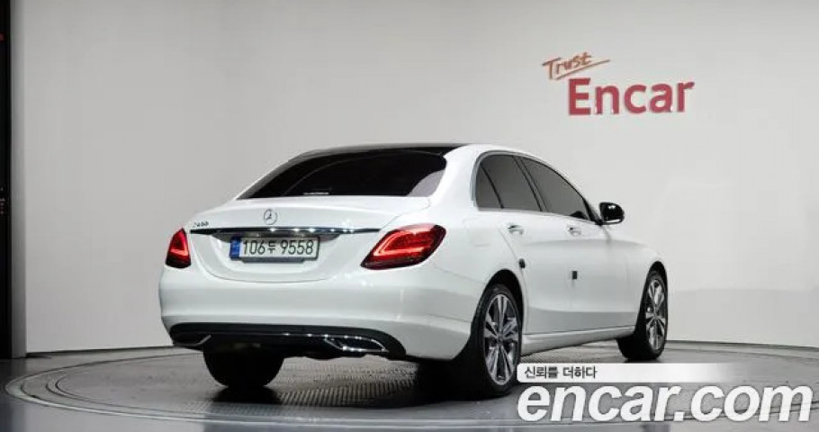 Mercedes-Benz C-Class 