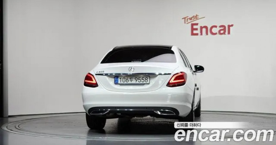 Mercedes-Benz C-Class 