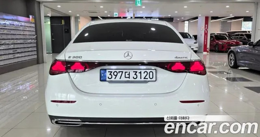 Mercedes-Benz E-Class 