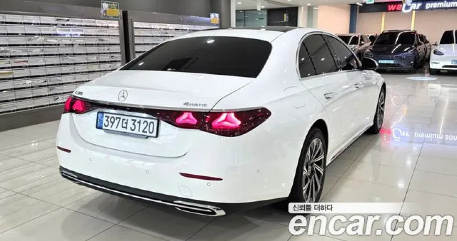 Mercedes-Benz E-Class 