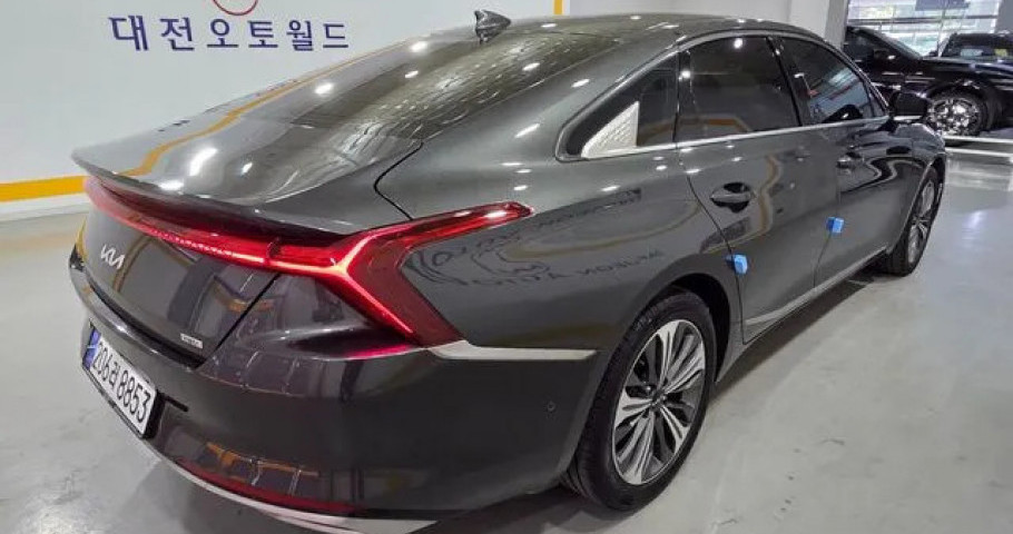 Kia K8 