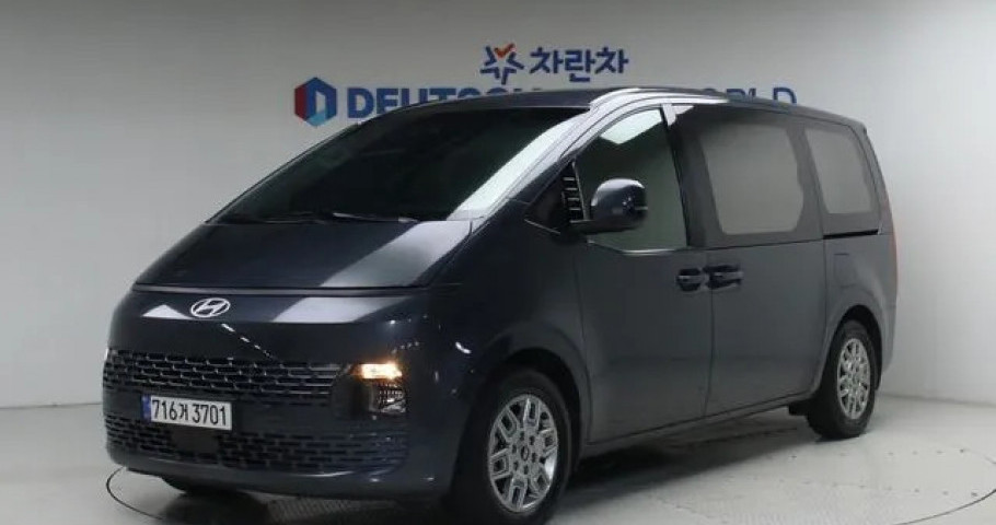 Hyundai Staria 