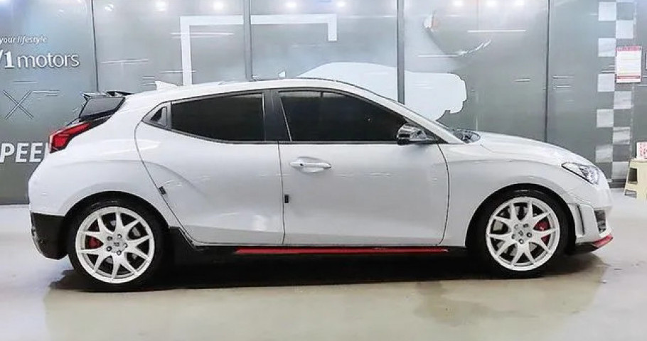 Hyundai Veloster 