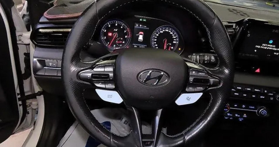 Hyundai Veloster 