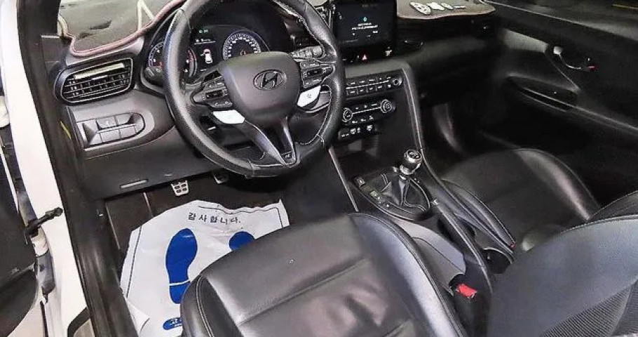 Hyundai Veloster 