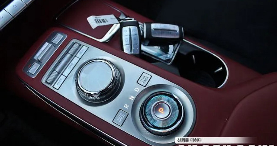 Genesis Gv70 