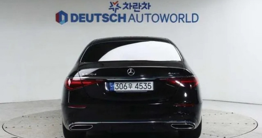 Mercedes-Benz S-Class 