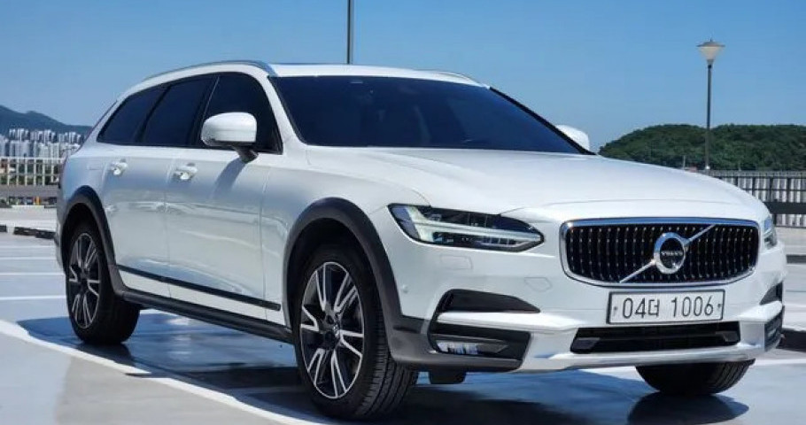 Volvo V90 