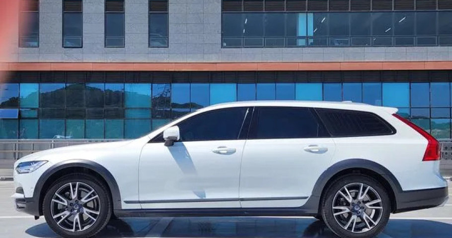 Volvo V90 