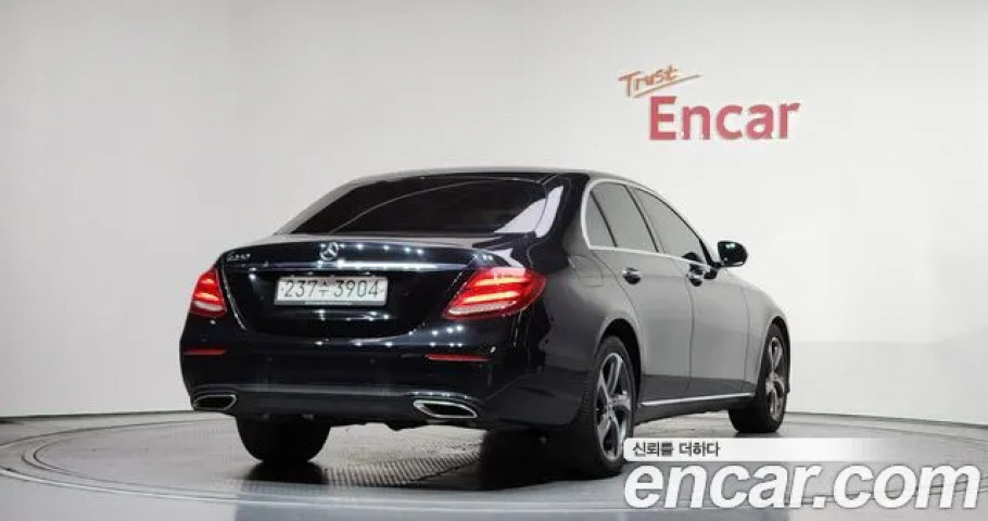 Mercedes-Benz E-Class 