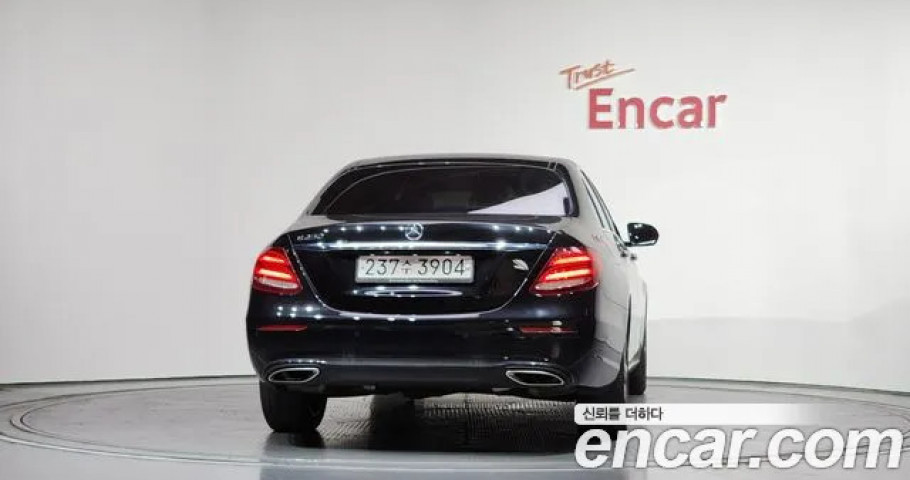 Mercedes-Benz E-Class 