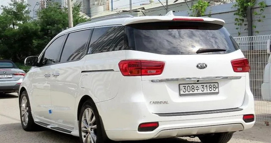 Kia Carnival 