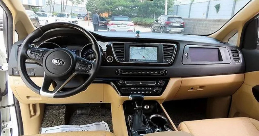 Kia Carnival 