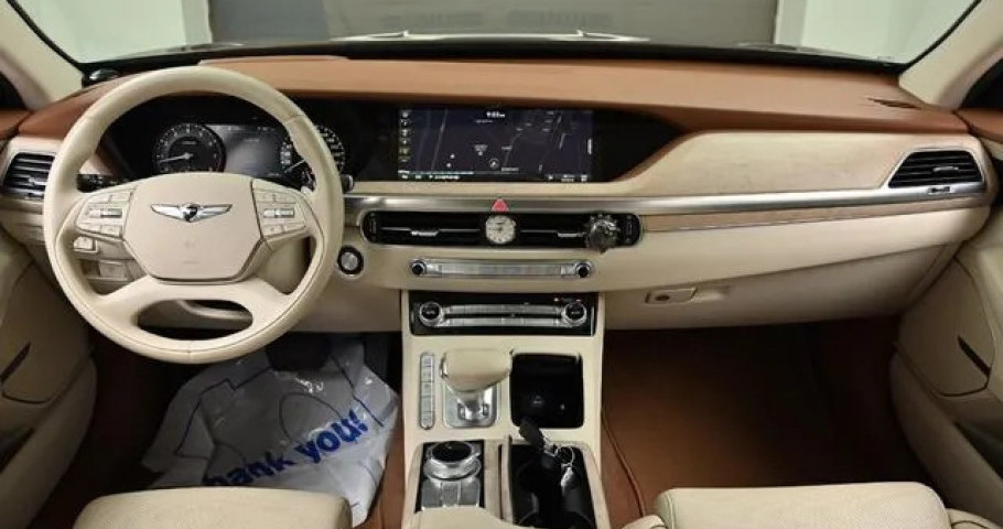 Genesis G90 