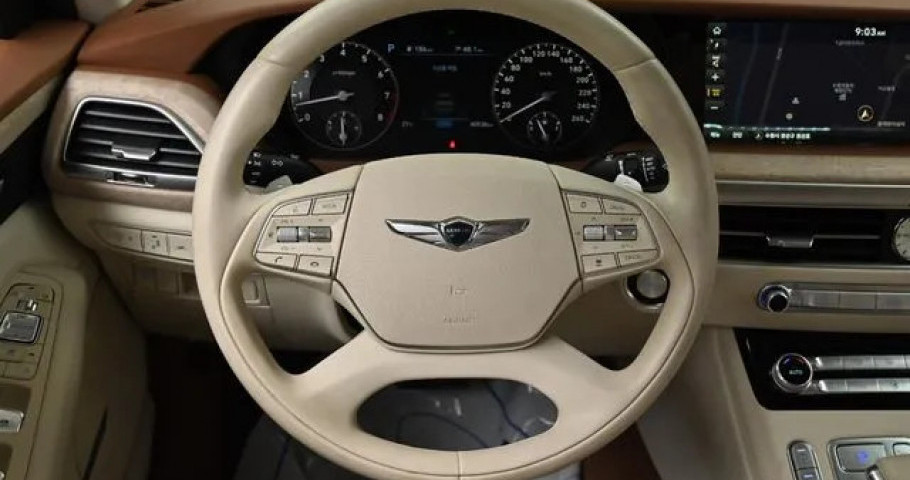 Genesis G90 