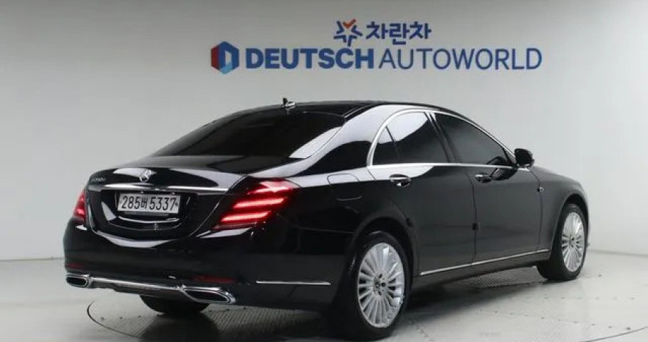 Mercedes-Benz S-Class 