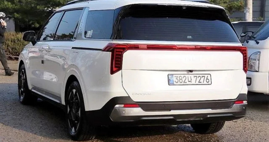 Kia Carnival 