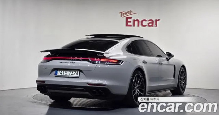 Porsche Panamera 