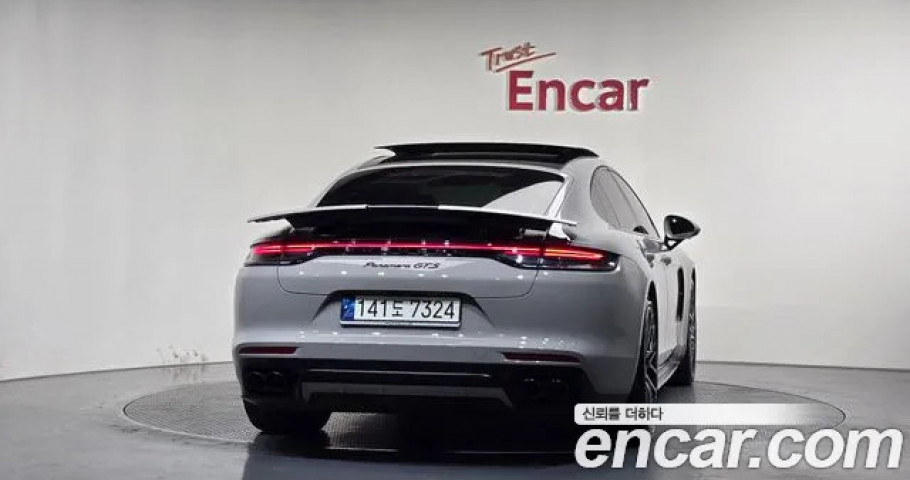 Porsche Panamera 