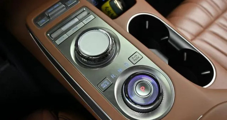 Genesis Gv70 