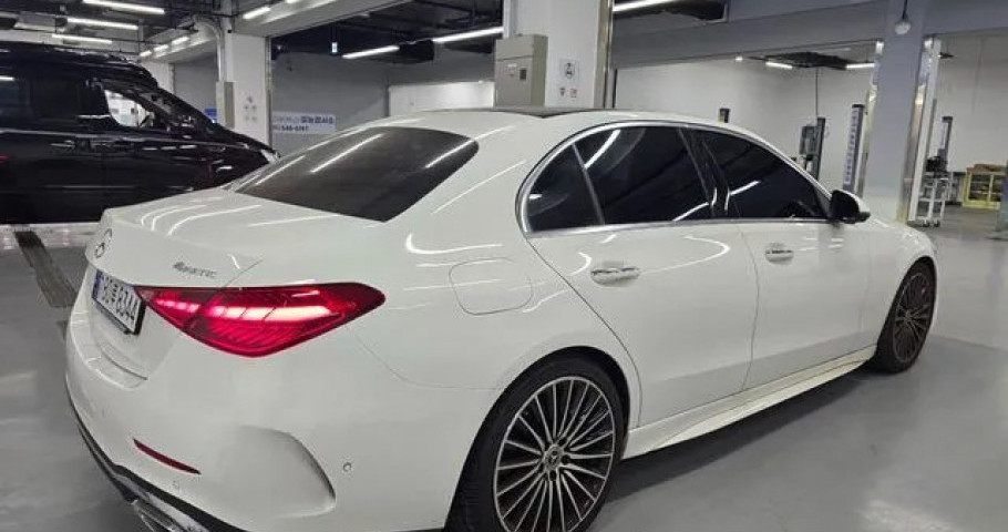 Mercedes-Benz C-Class 