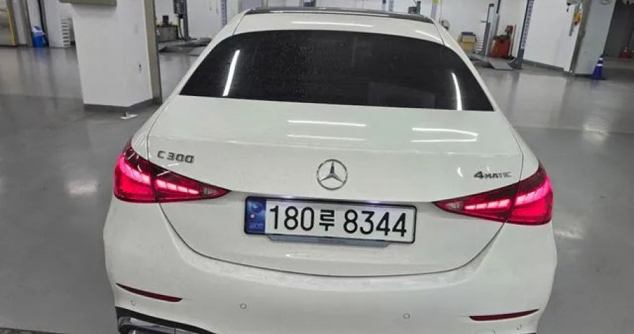 Mercedes-Benz C-Class 