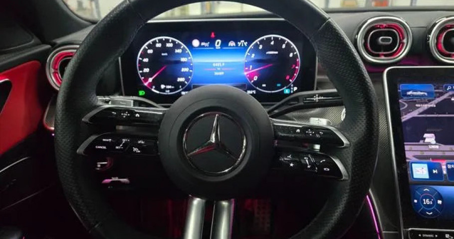 Mercedes-Benz C-Class 