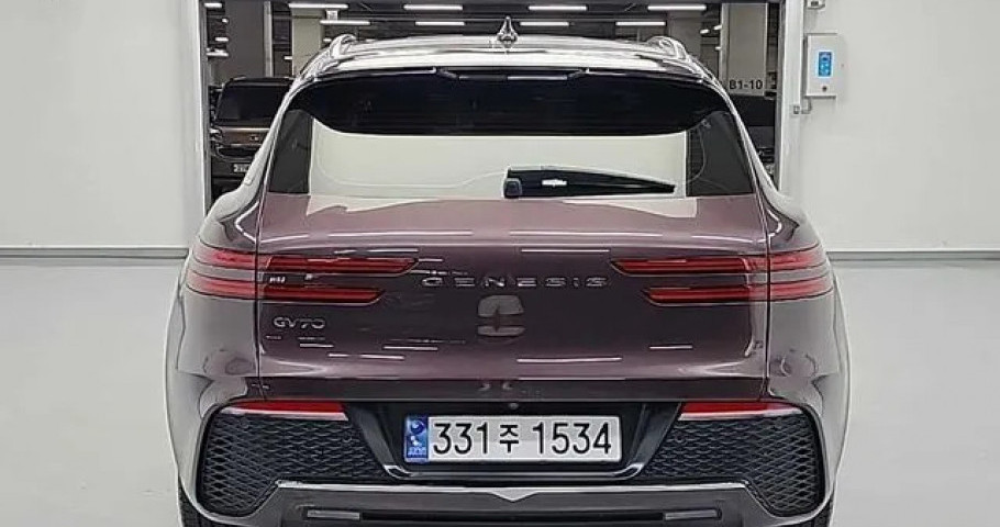 Genesis Gv70 