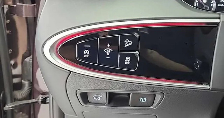 Genesis Gv70 
