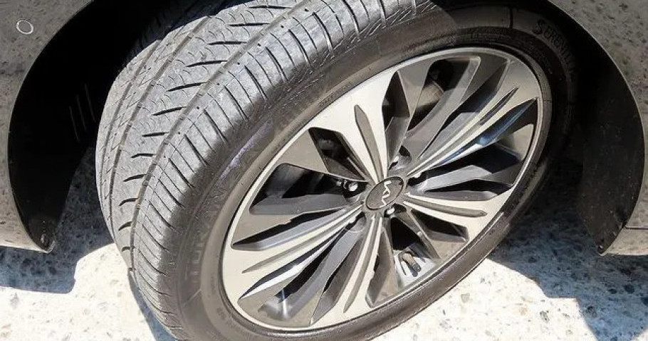 Kia K8 