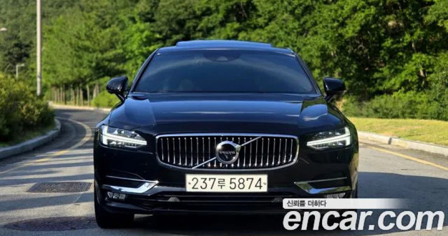 Volvo S90 