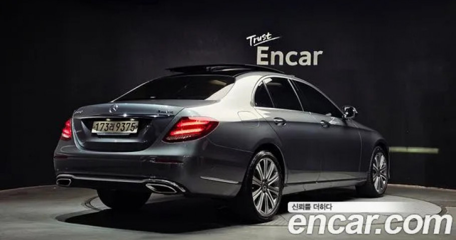 Mercedes-Benz E-Class 
