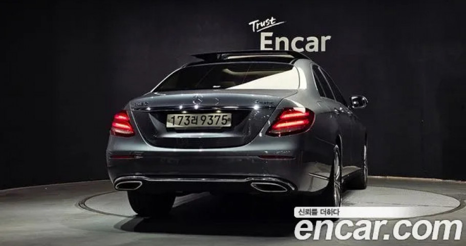 Mercedes-Benz E-Class 