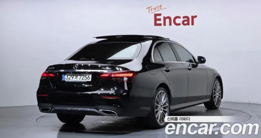 Mercedes-Benz E-Class 