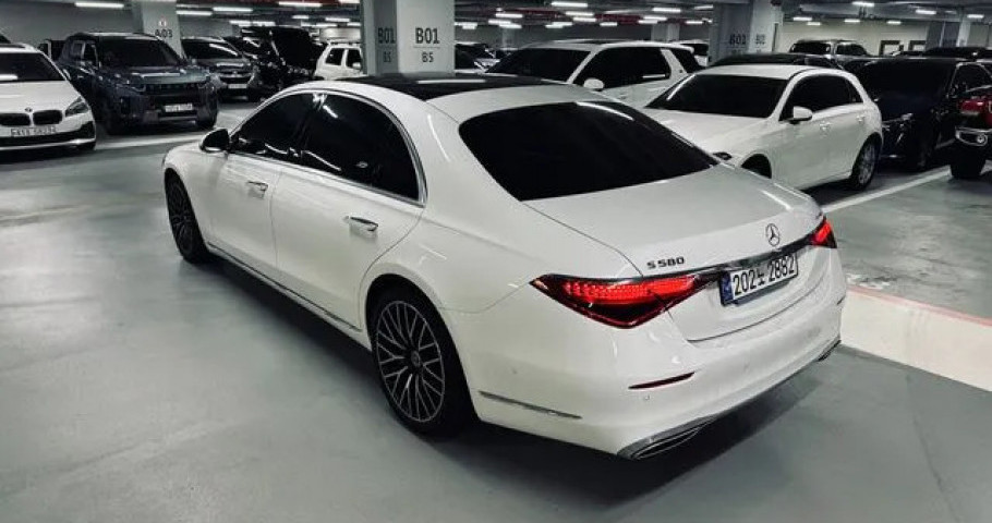 Mercedes-Benz S-Class 