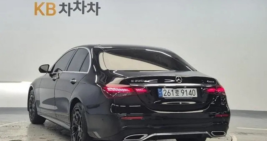 Mercedes-Benz E-Class 