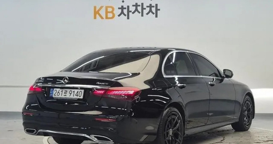 Mercedes-Benz E-Class 