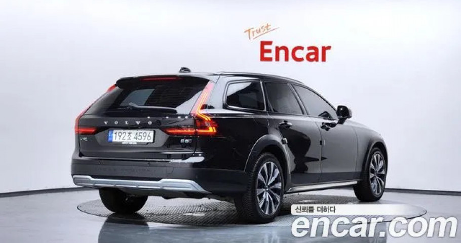Volvo V90 