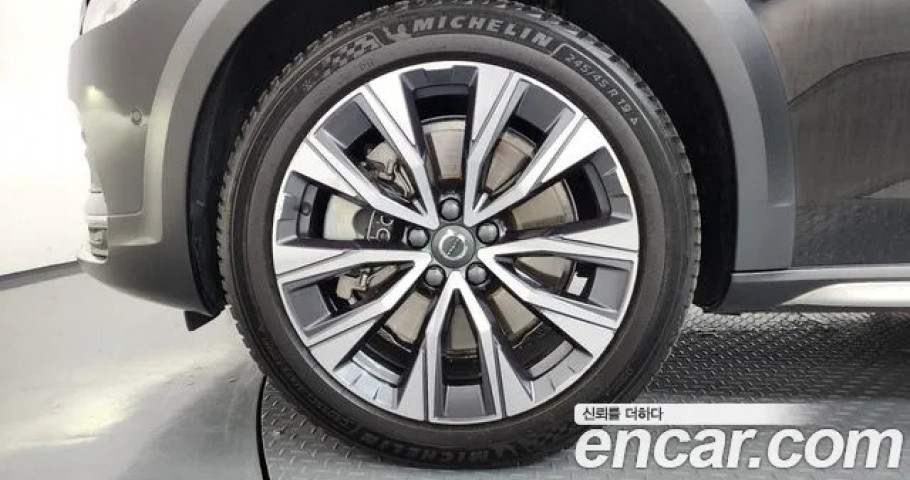 Volvo V90 