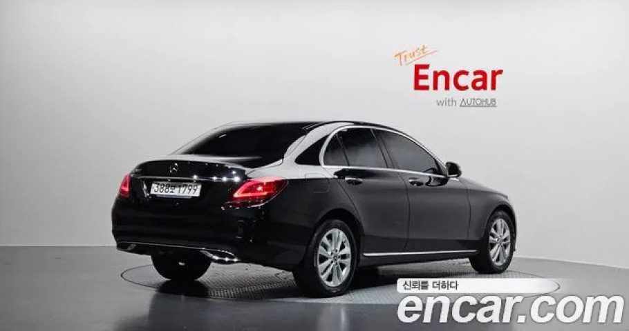 Mercedes-Benz C-Class 