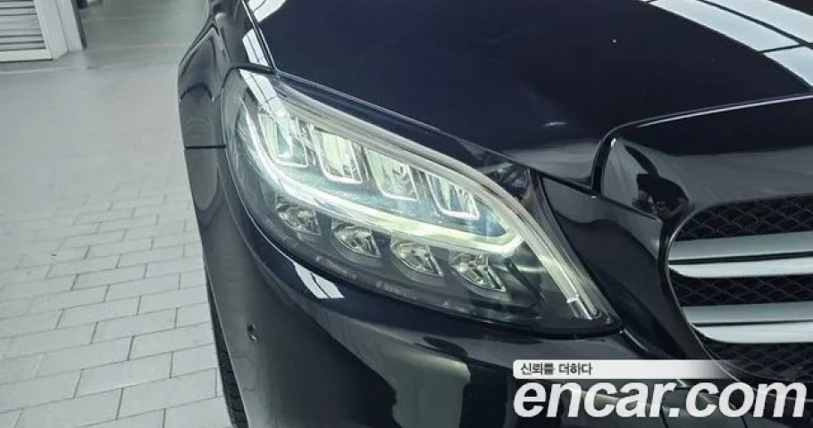 Mercedes-Benz C-Class 