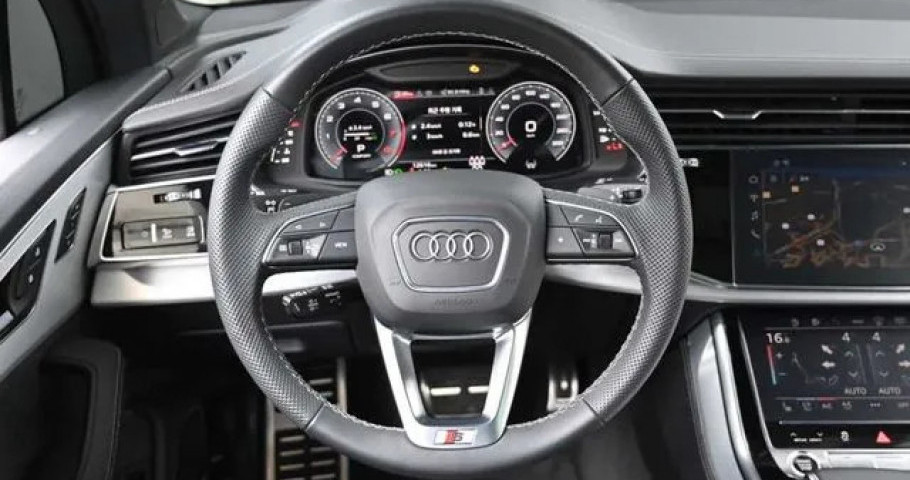 Audi Q7 