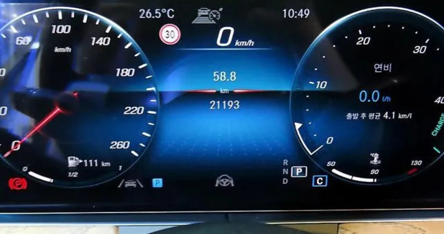 Mercedes-Benz E-Class 