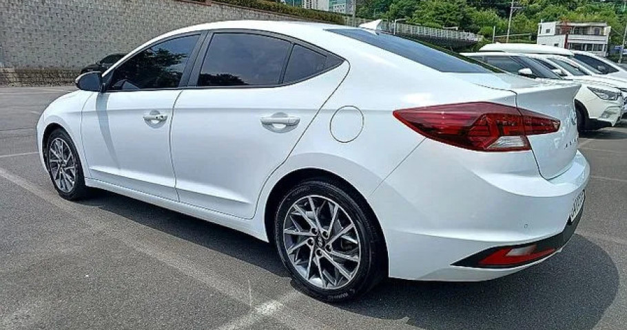 Hyundai Avante (Elantra) 