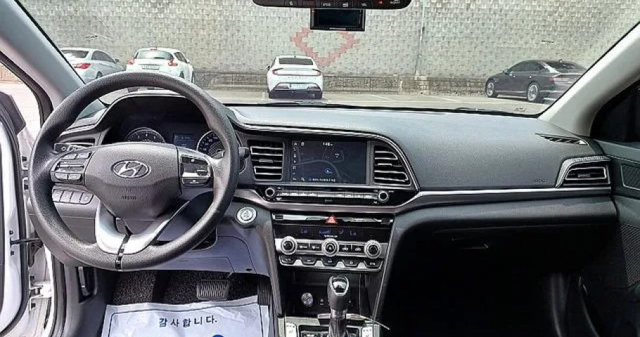 Hyundai Avante (Elantra) 