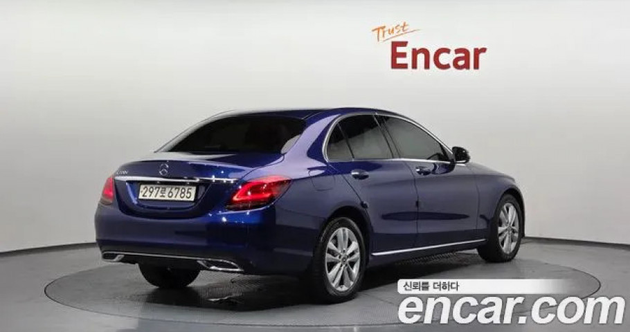 Mercedes-Benz C-Class 