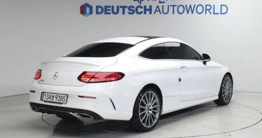 Mercedes-Benz C-Class 